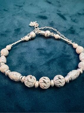 🥀STERLING SILVER TEXTURED BEADED BRACELET W/EXT BUTTERFLY CHARM. SAFETY CHAIN🥀